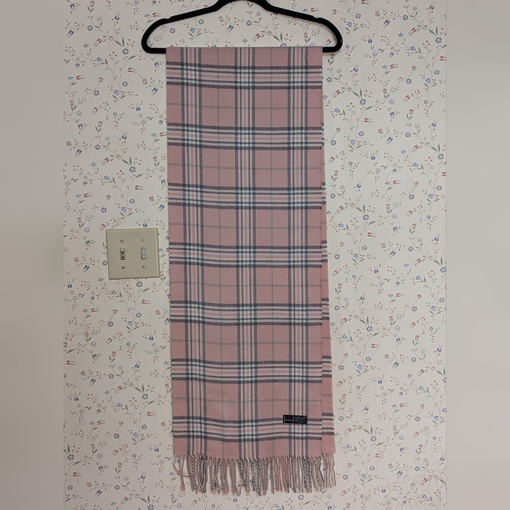 V. Fraas Cashmink Scarf Plaid Academia Feminine Pretty Germany Pink Gray Preppy